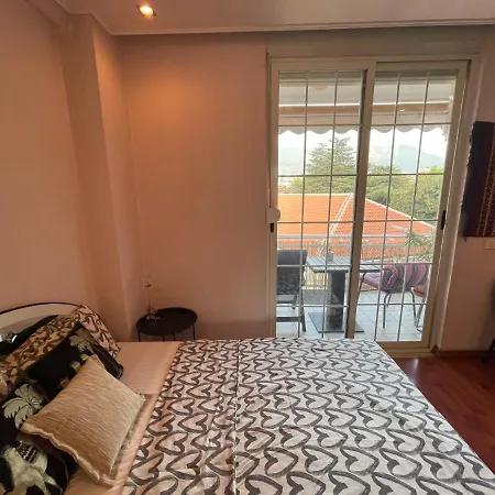 Apartman Pine-tree Spacious 2 Bdr Near Tanners' Bridge With Hot Tub