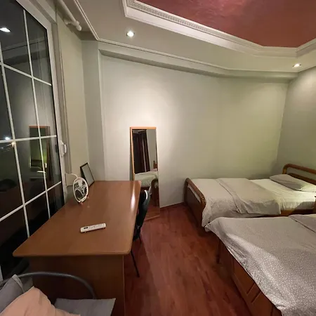 아파트 Pine-tree Spacious 2 Bdr Near Tanners' Bridge With Hot Tub 티라나