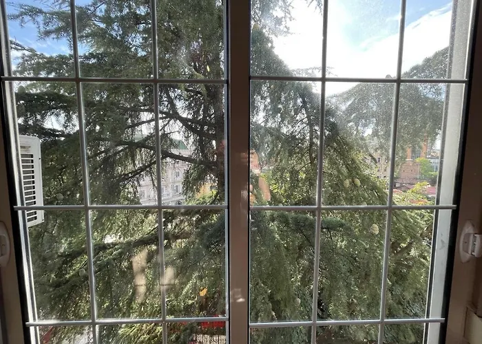 Pine-tree Spacious 2 Bdr Near Tanners' Bridge With Hot Tub