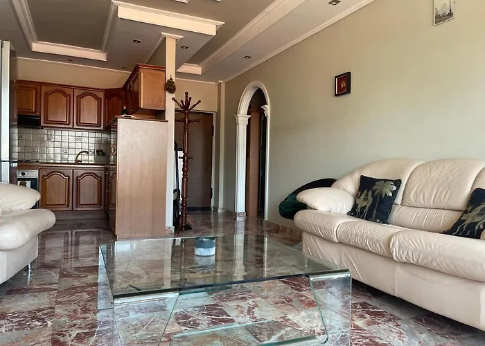 Pine-tree Spacious 2 Bdr Near Tanners' Bridge With Hot Tub Apartman