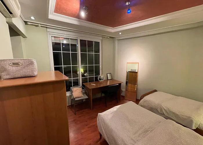 Apartman Pine-tree Spacious 2 Bdr Near Tanners' Bridge With Hot Tub Tirana