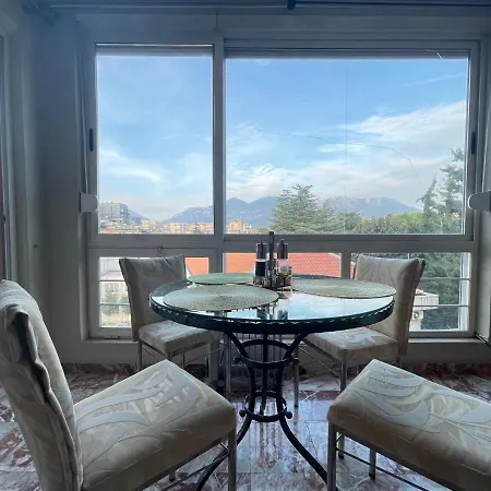 Apartment Pine-tree Spacious 2 Bdr Near Tanners' Bridge With Hot Tub Tirana