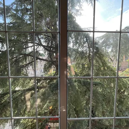 Pine-tree Spacious 2 Bdr Near Tanners' Bridge With Hot Tub