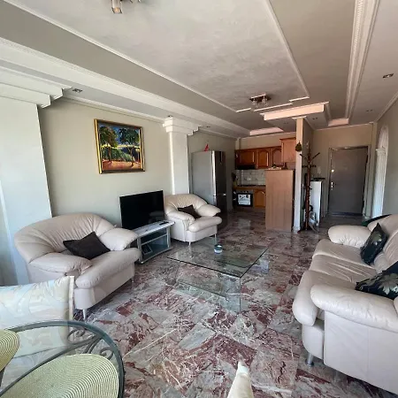 Pine-tree Spacious 2 Bdr Near Tanners' Bridge With Hot Tub Apartment Tirana