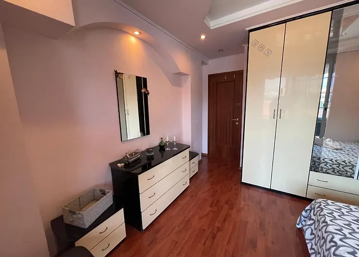 Apartment Pine-tree Spacious 2 Bdr Near Tanners' Bridge With Hot Tub