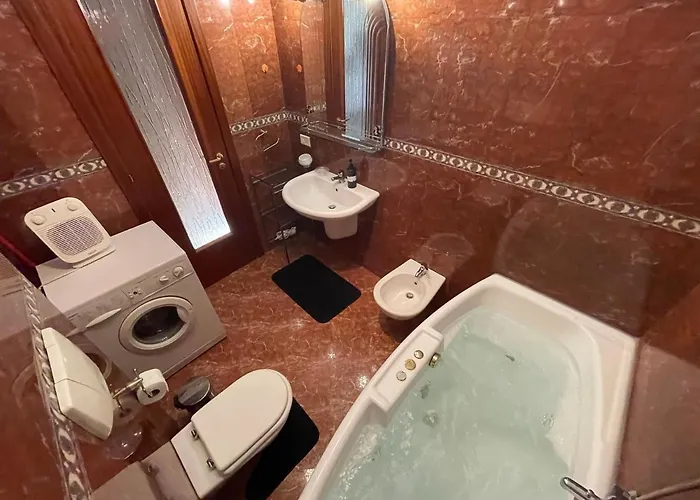 Pine-tree Spacious 2 Bdr Near Tanners' Bridge With Hot Tub 公寓 地拉那