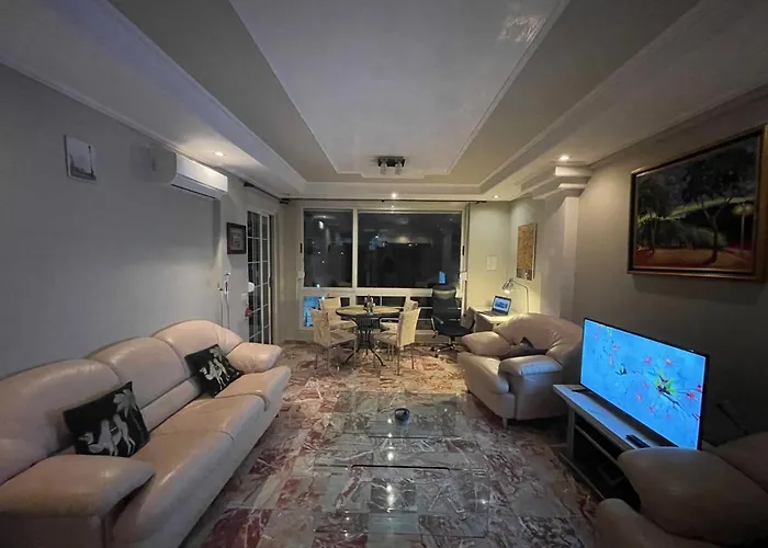 Pine-tree Spacious 2 Bdr Near Tanners' Bridge With Hot Tub *