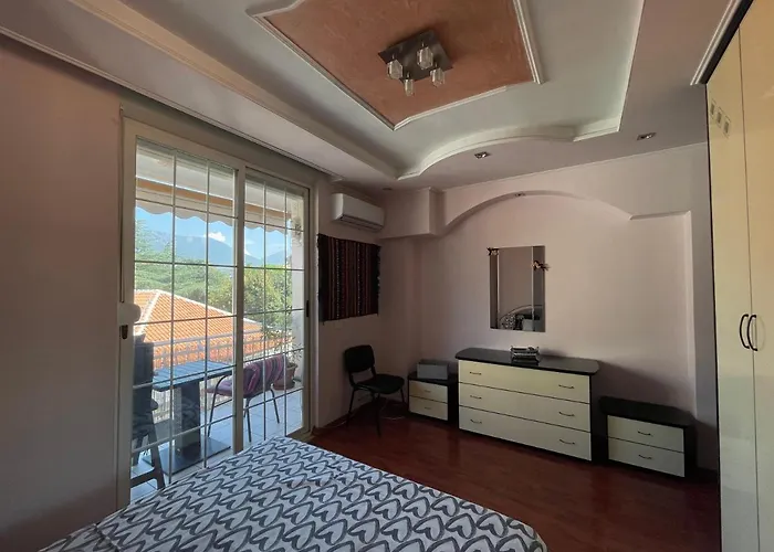 Pine-tree Spacious 2 Bdr Near Tanners' Bridge With Hot Tub 公寓 *